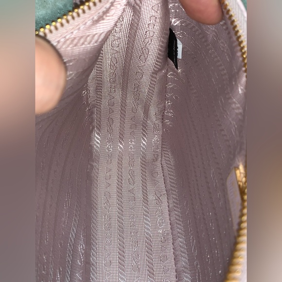 Prada Re-Edition 2005 Pink Alabaster Saffiano Leather Bag - Picture 10 of 16